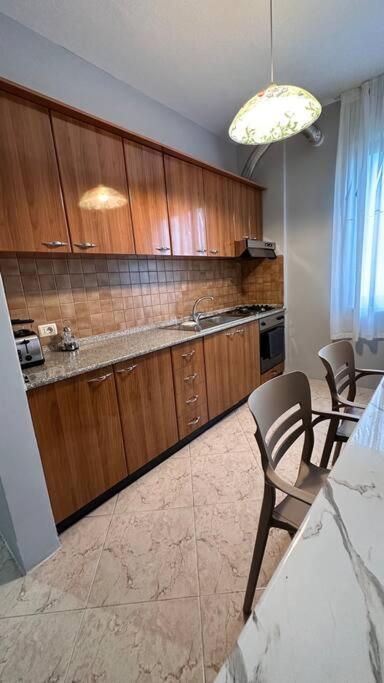 Super House Blloku - 3 Rooms تيرانا المظهر الخارجي الصورة