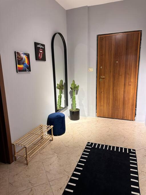 Super House Blloku - 3 Rooms تيرانا المظهر الخارجي الصورة